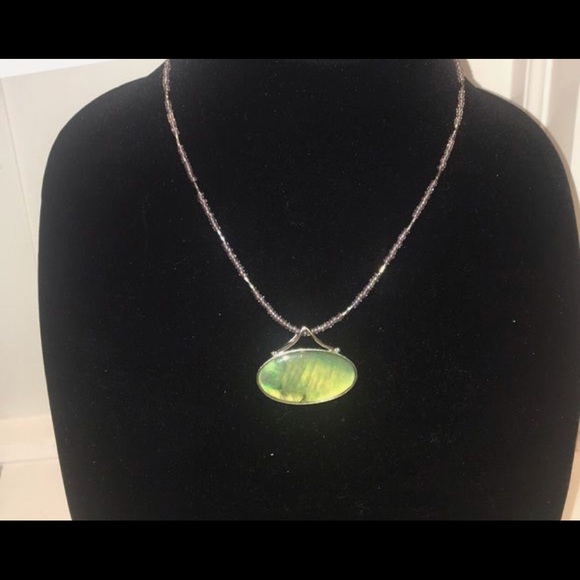 Silver necklace w/ pendant that has abalone look. - Picture 5 of 5